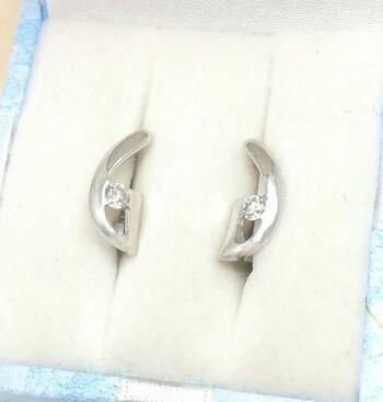 Серьги женские классические, вставка бриллиант