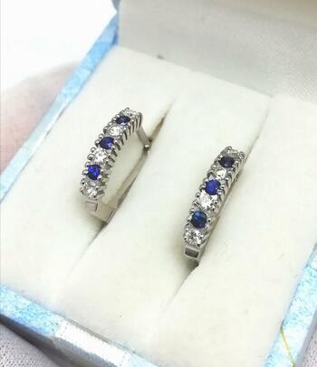 Золотые серьги женские, вставка бриллиант