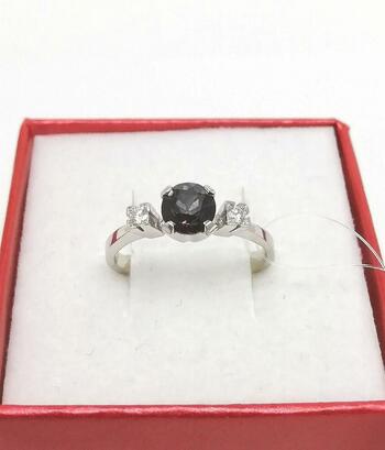 Золотое кольцо, вставка бриллиант