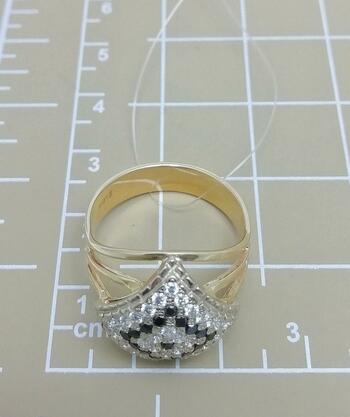 Золотое кольцо женское, вставка бриллиант