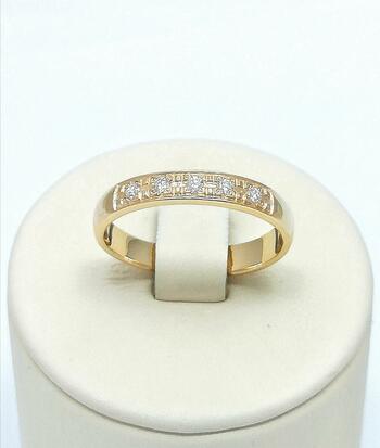 Золотое кольцо дорожка, вставка бриллиант