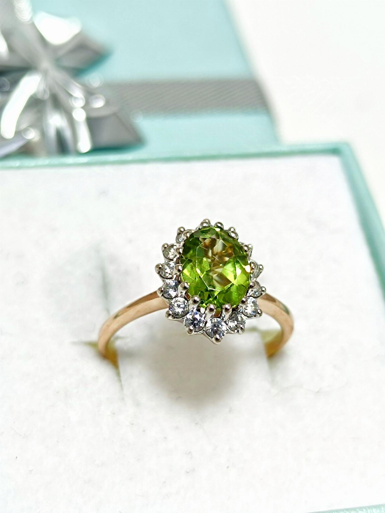 Золотое кольцо женское