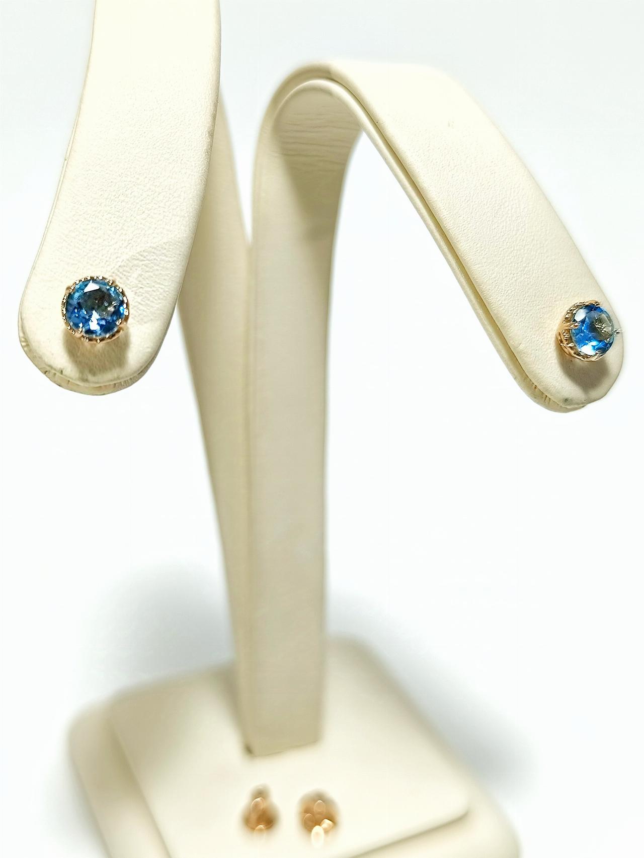 Золотые серьги пусеты, вставка фианит