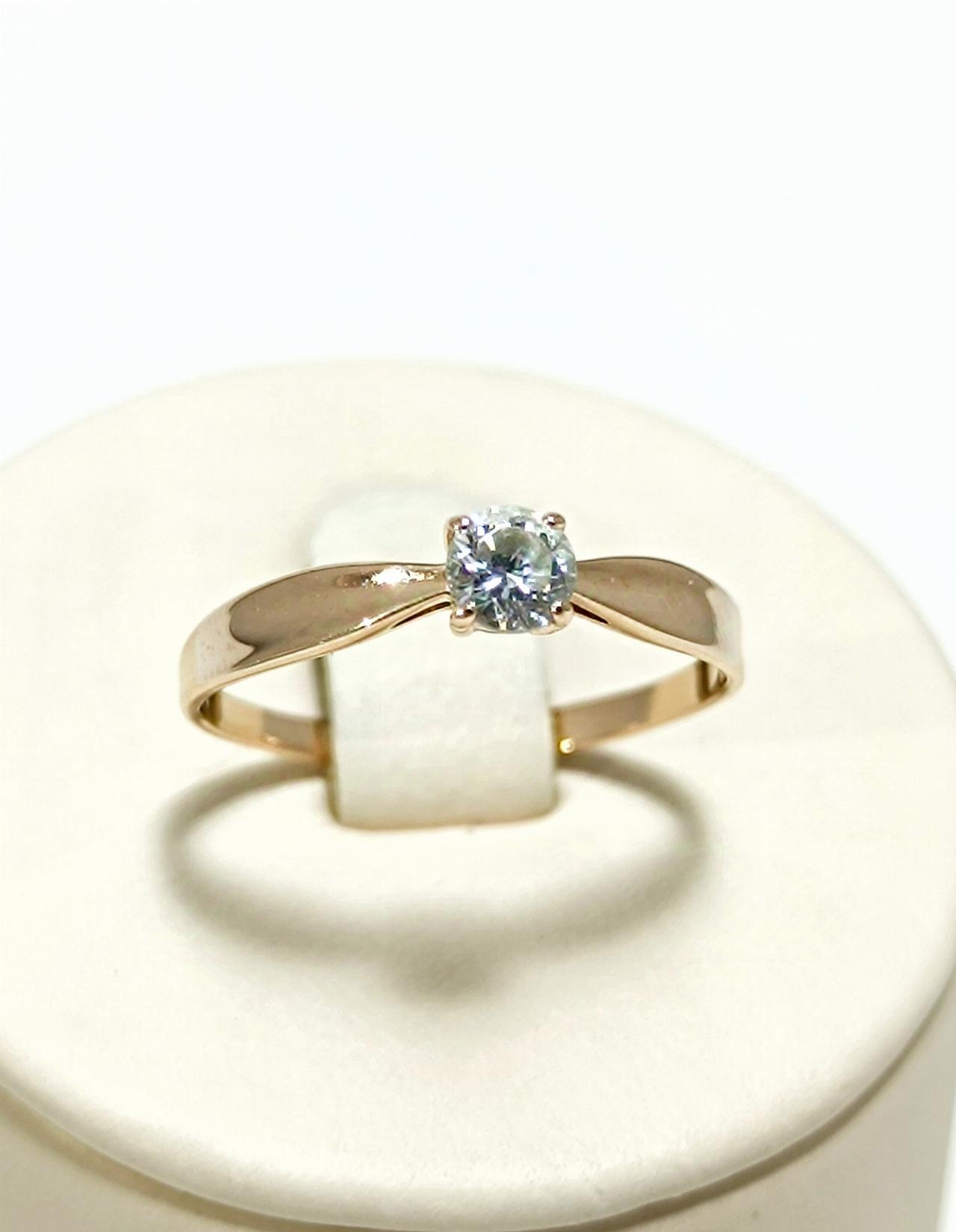 Золотое кольцо женское, вставка фианит