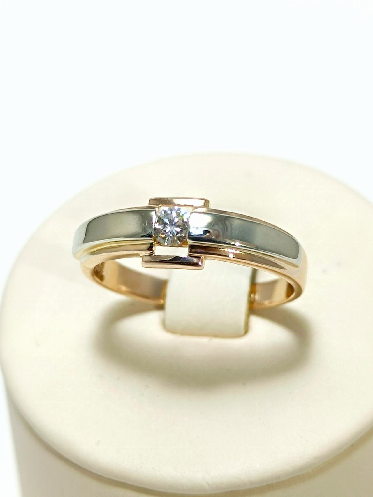 Золотое кольцо женское, вставка бриллиант