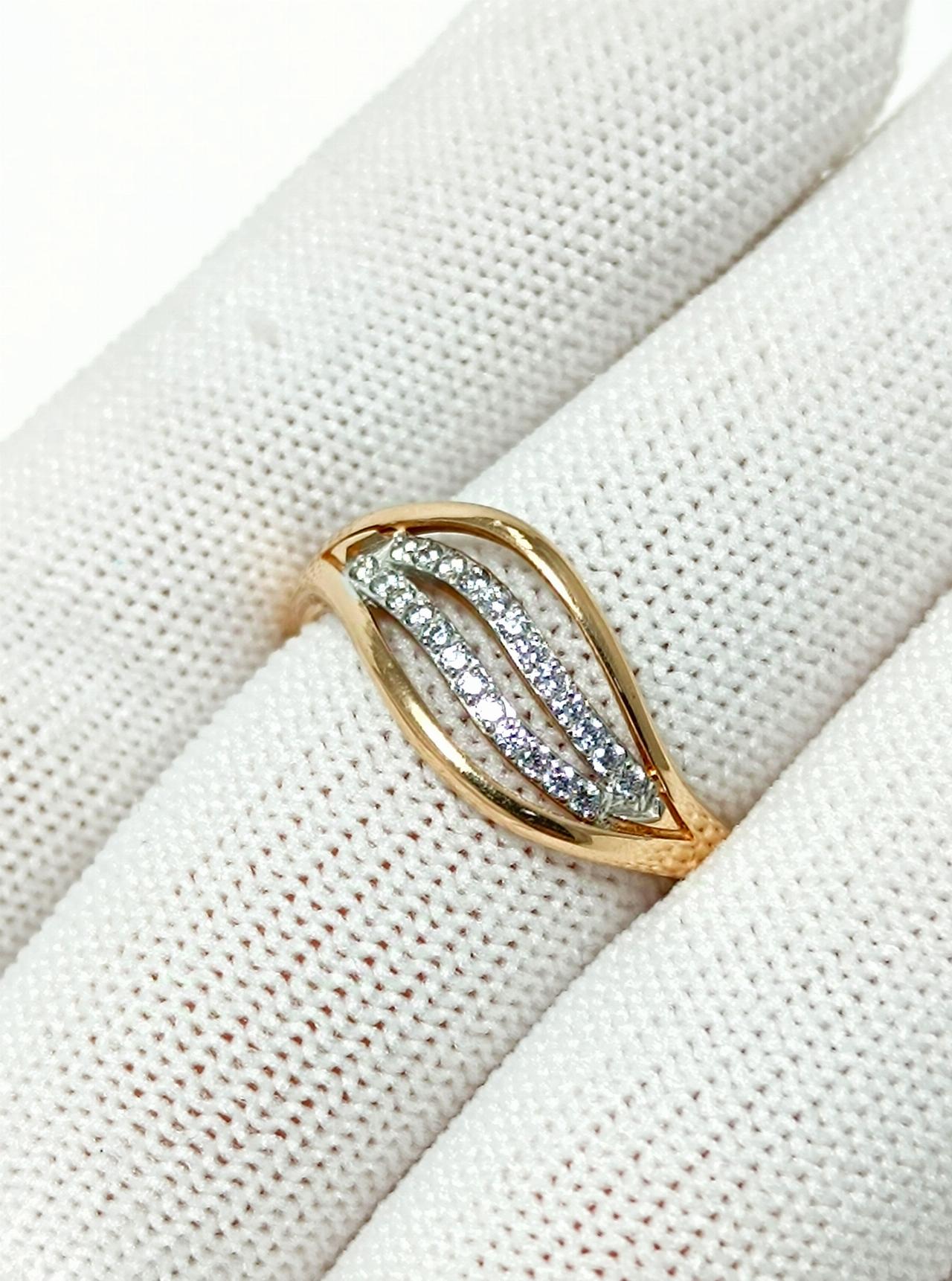 Золотое кольцо женское, вставка фианит