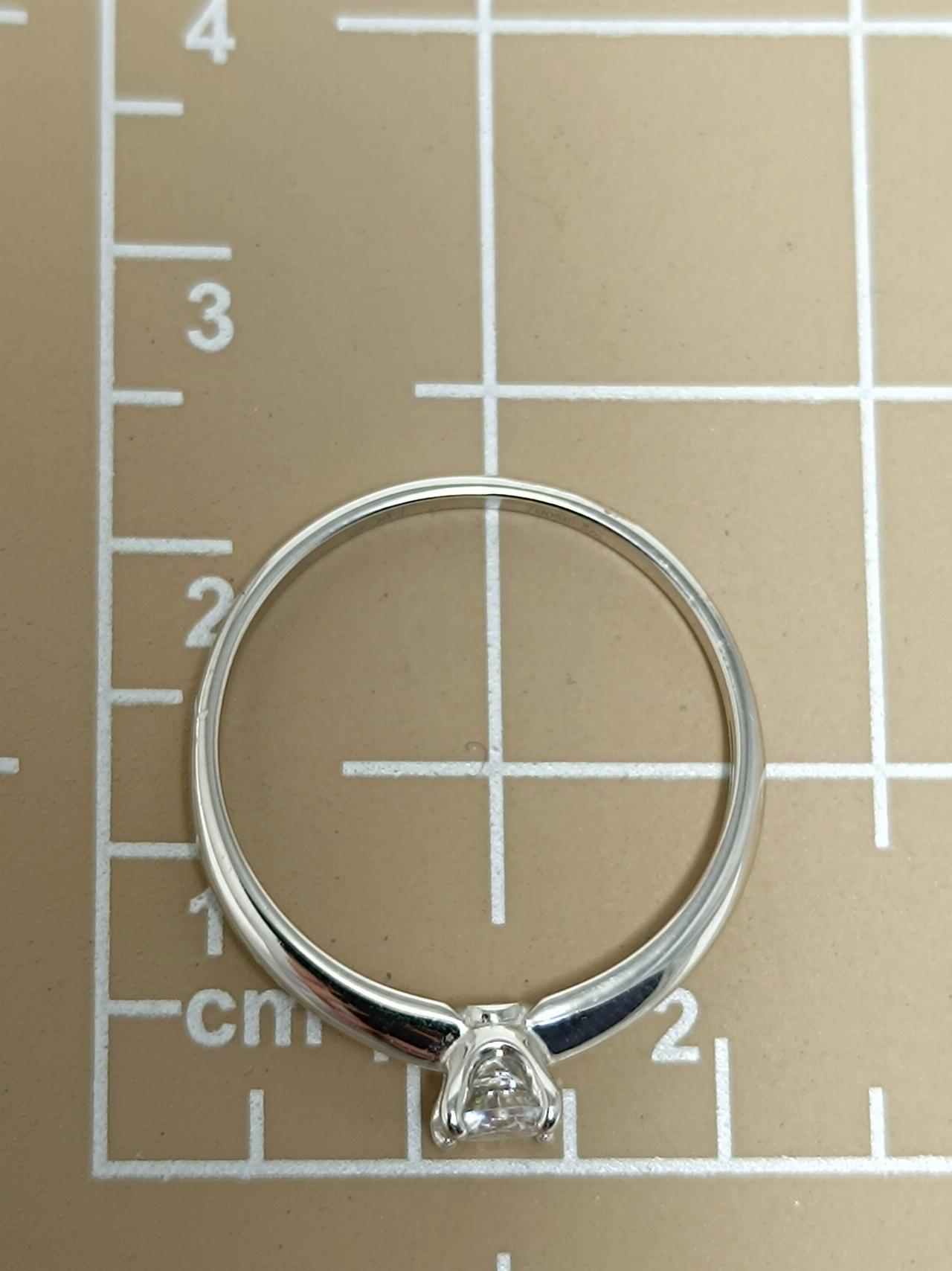 Золотое кольцо женское, вставка фианит