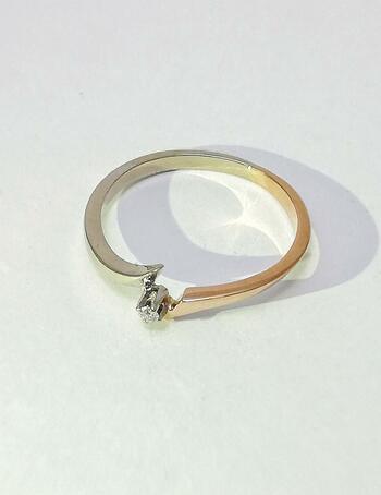 Золотое кольцо, вставка бриллиант