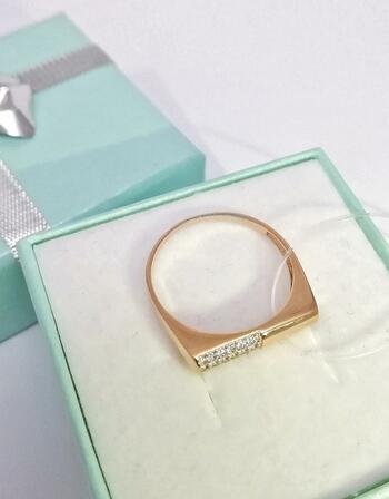 Золотое кольцо женское, вставка фианит