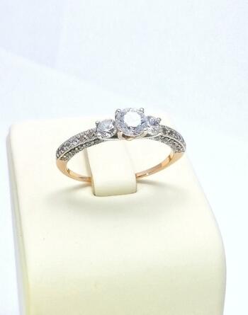 Золотое кольцо женское, вставка фианит