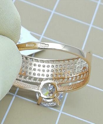 Золотое кольцо широкое, вставка фианит