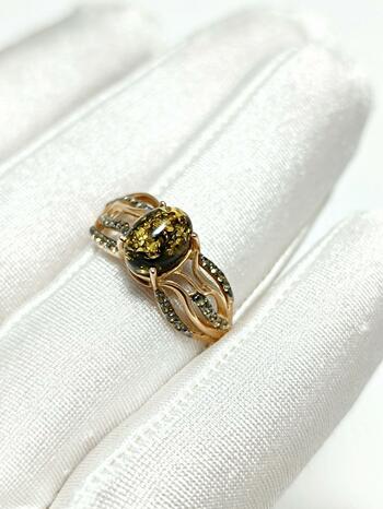 Золотое кольцо женское, вставка хризолит