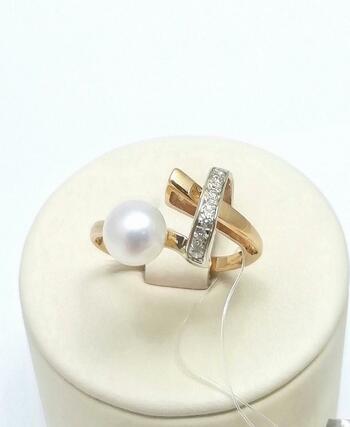 Золотое кольцо, вставка бриллиант