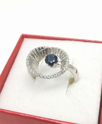 Золотое кольцо, вставка бриллиант