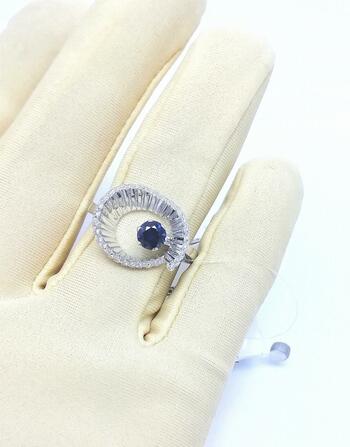 Золотое кольцо, вставка бриллиант