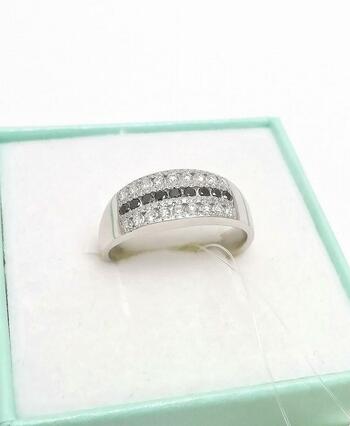 Золотое кольцо, вставка бриллиант