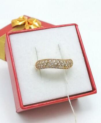 Золотое кольцо, вставка бриллиант