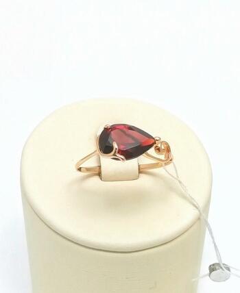 Золотое кольцо, вставка гранат