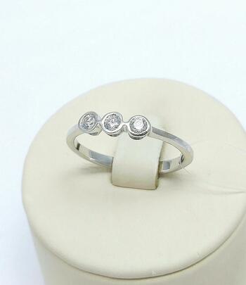 Золотое кольцо дорожка, вставка бриллиант