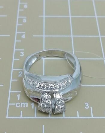 Золотое кольцо, вставка бриллиант