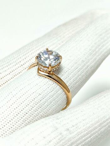 Золотое кольцо женское, вставка фианит