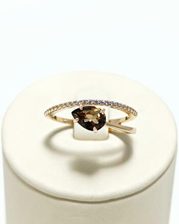 Золотое кольцо женское, вставка фианит