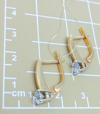 Золотые серьги женские, вставка фианит