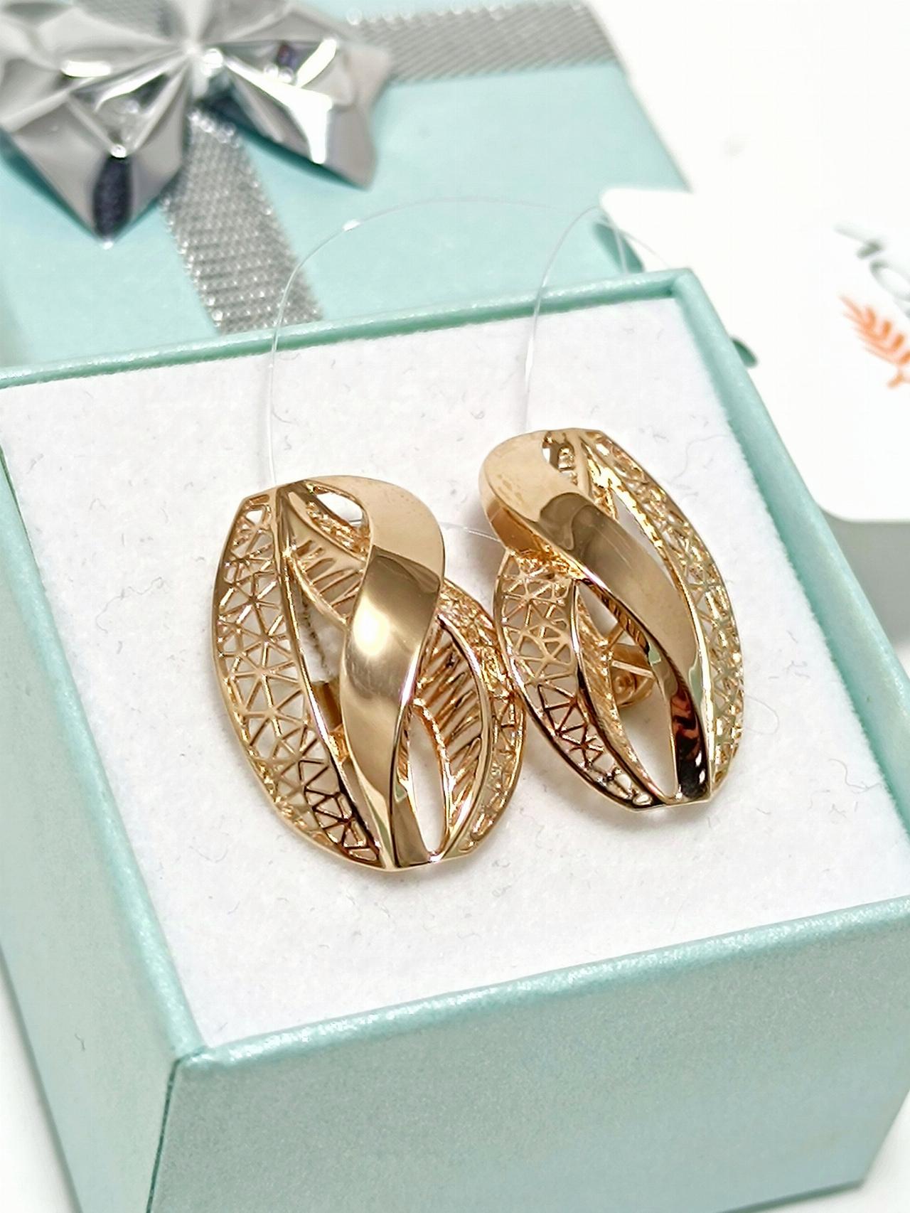 Золотые серьги женские