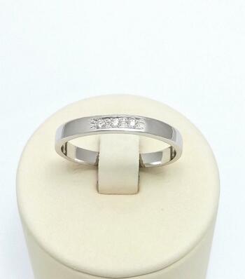 Золотое кольцо, вставка бриллиант