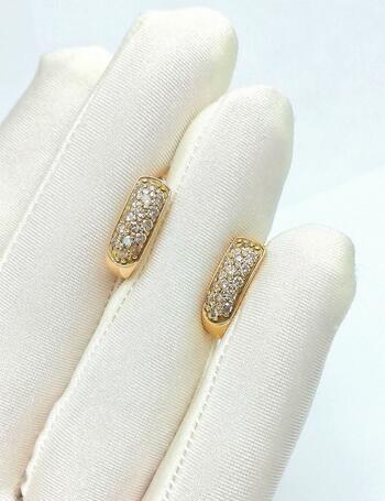 Золотые серьги, вставка бриллиант