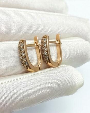 Золотые серьги, вставка бриллиант