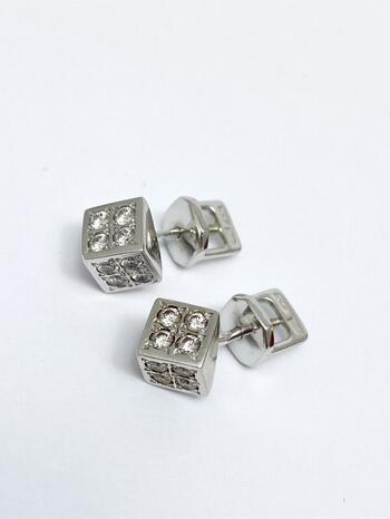 Золотые серьги, вставка бриллиант