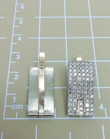 Золотые серьги, вставка бриллиант