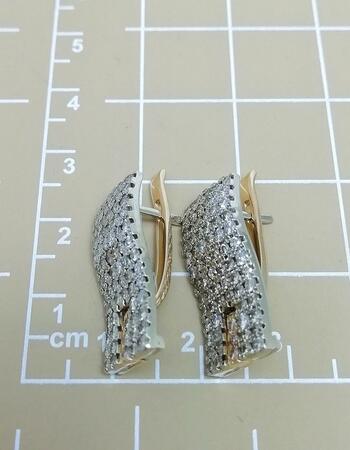 Золотые серьги, вставка бриллиант