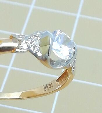 Золотое кольцо, вставка фианит