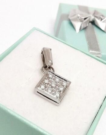 Золотая подвеска, вставка бриллиант