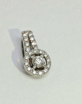 Золотая подвеска, вставка бриллиант