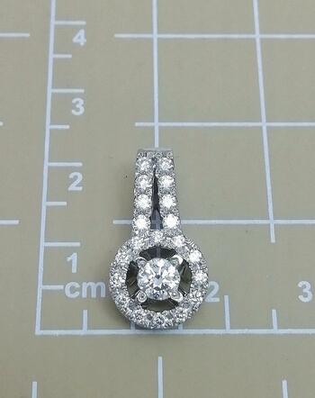 Золотая подвеска, вставка бриллиант