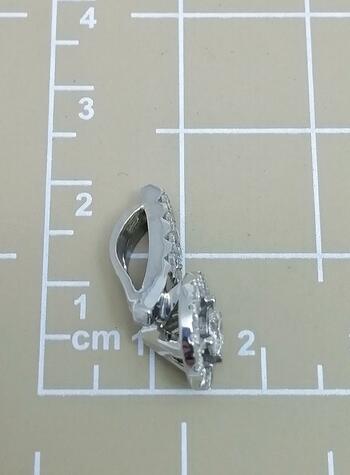 Золотая подвеска, вставка бриллиант