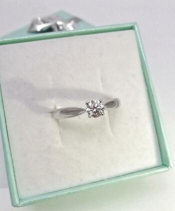 Золотое кольцо, вставка бриллиант