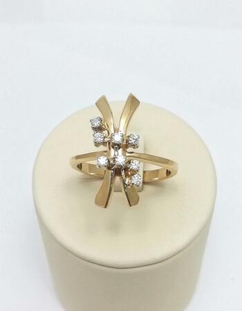 Золотое кольцо, вставка бриллиант