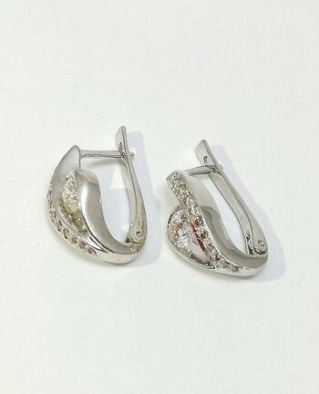 Золотые серьги, вставка бриллиант