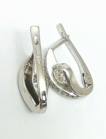 Золотые серьги, вставка бриллиант