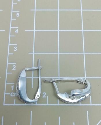 Золотые серьги, вставка бриллиант