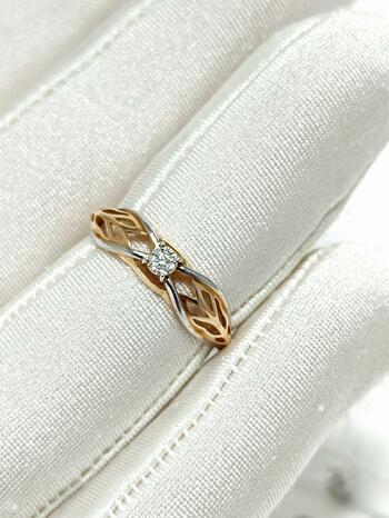 Золотое кольцо, вставка бриллиант