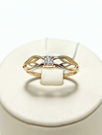 Золотое кольцо, вставка бриллиант