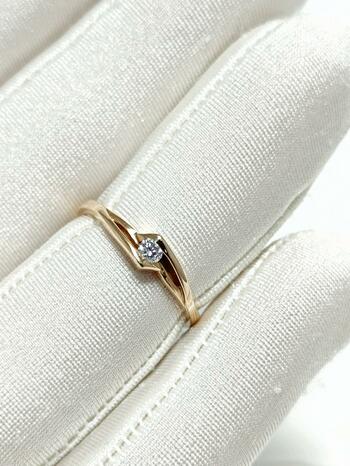 Золотое кольцо, вставка бриллиант