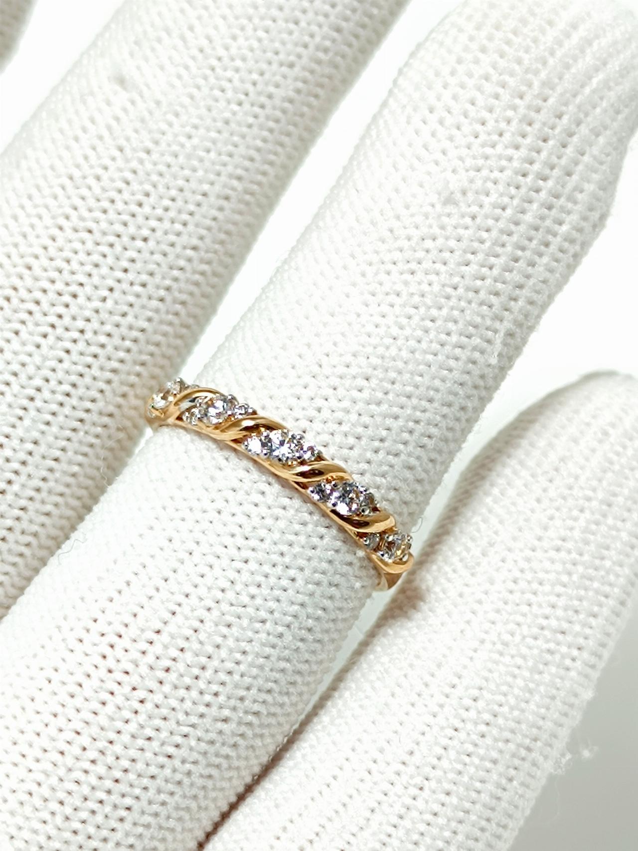 Золотое кольцо женское, вставка фианит