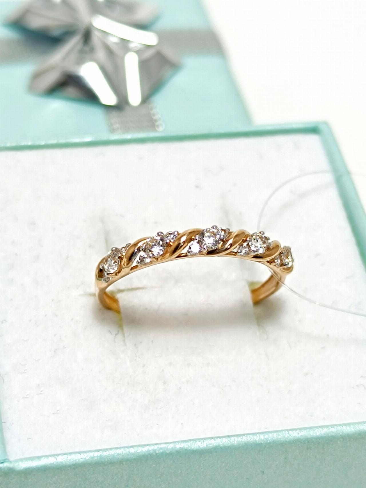 Золотое кольцо женское, вставка фианит