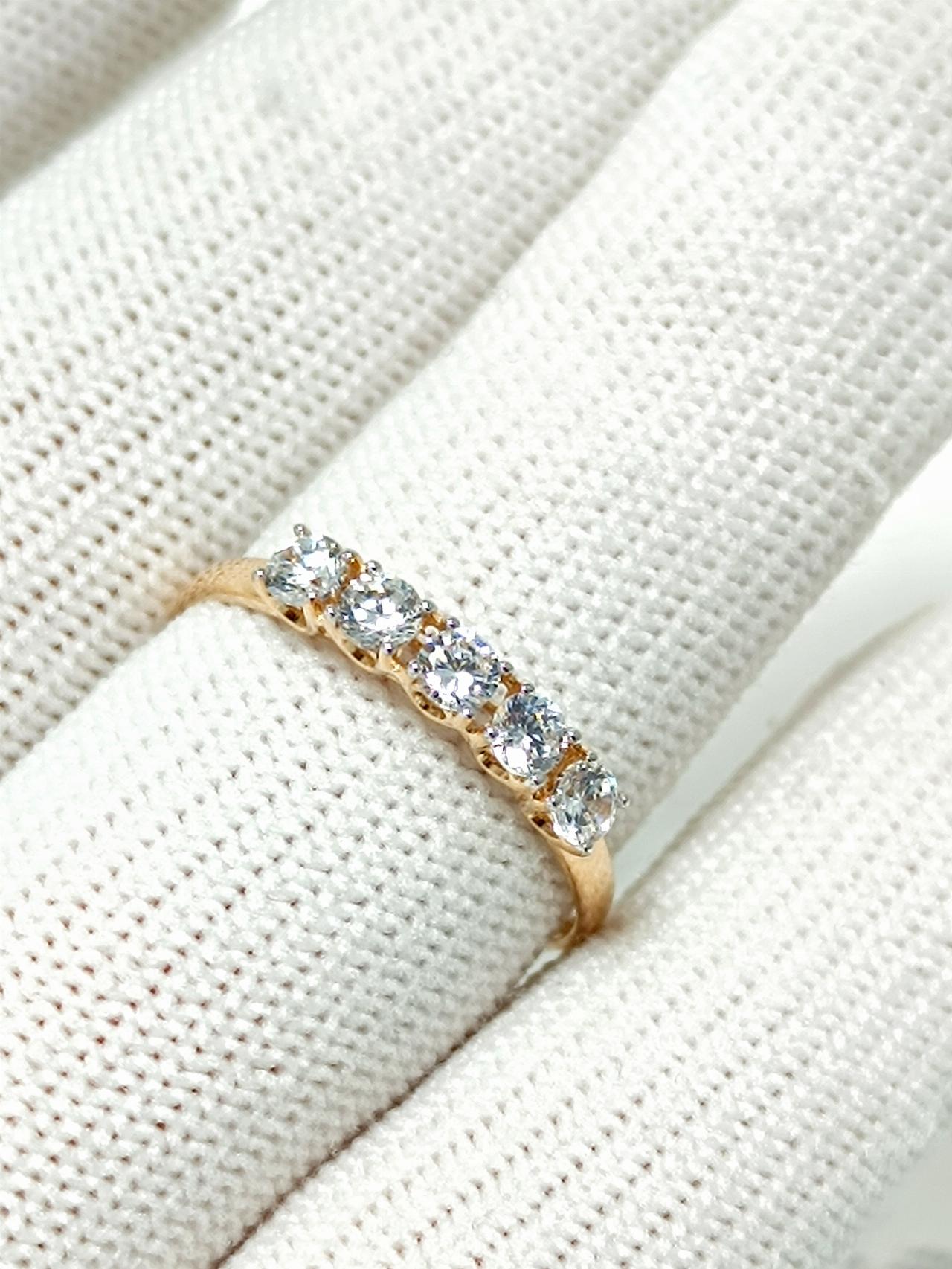 Золотое кольцо женское, вставка фианит